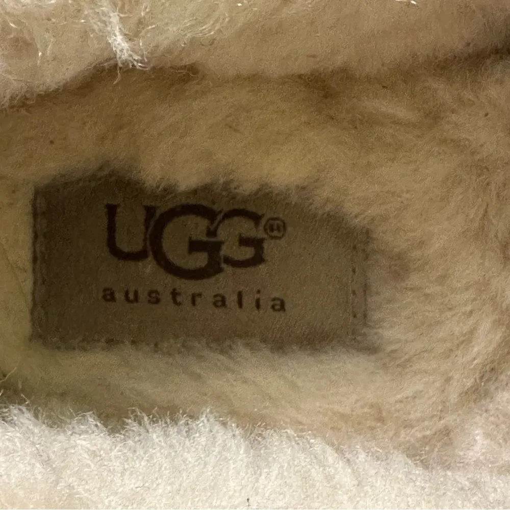 UGG Australia Ansley 3312 Red Burgundy shoes 7